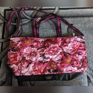 New Victoria's Secret Quilted Nyilon Weekender Floral Bag
